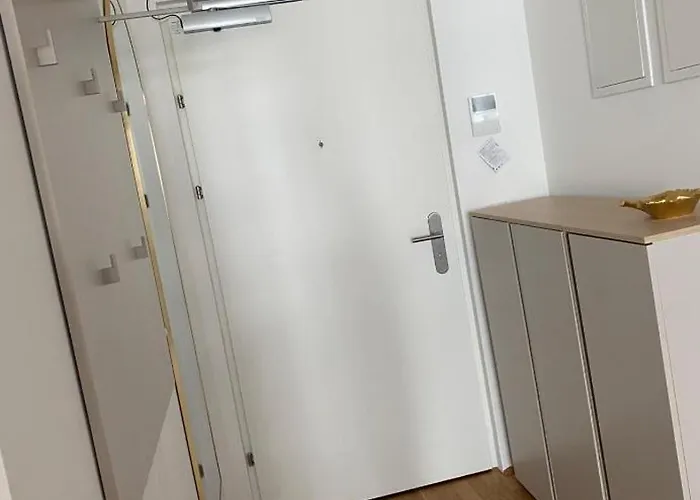 Moderne In Der Toplage Inkl. Garage Апартаменти *