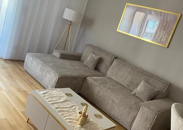 Moderne In Der Toplage Inkl. Garage Апартаменти